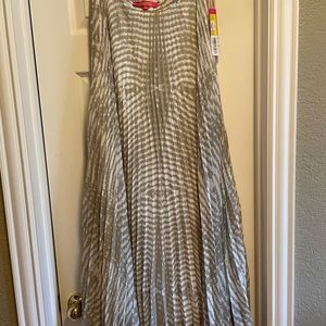 NWT Catherine Malandrino Maxi Skirts size 4.